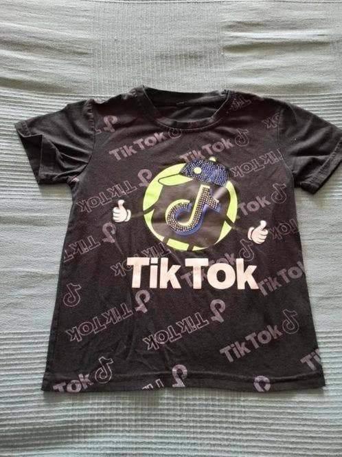 Shirtje tik tok maat 128, Ophalen of Verzenden, Zo goed als nieuw, Jongen, Shirt of Longsleeve