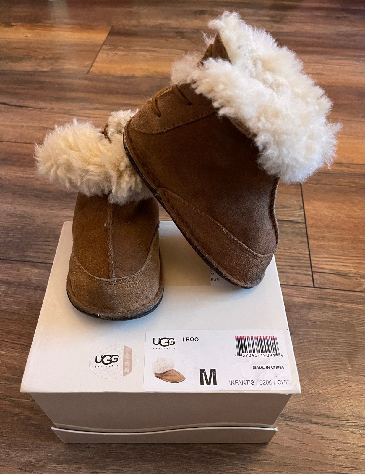 UGG Australia babyslofjes maat 8 (M), Kinderen en Baby's, Ophalen of Verzenden, Zo goed als nieuw, Jongetje of Meisje, Slofjes