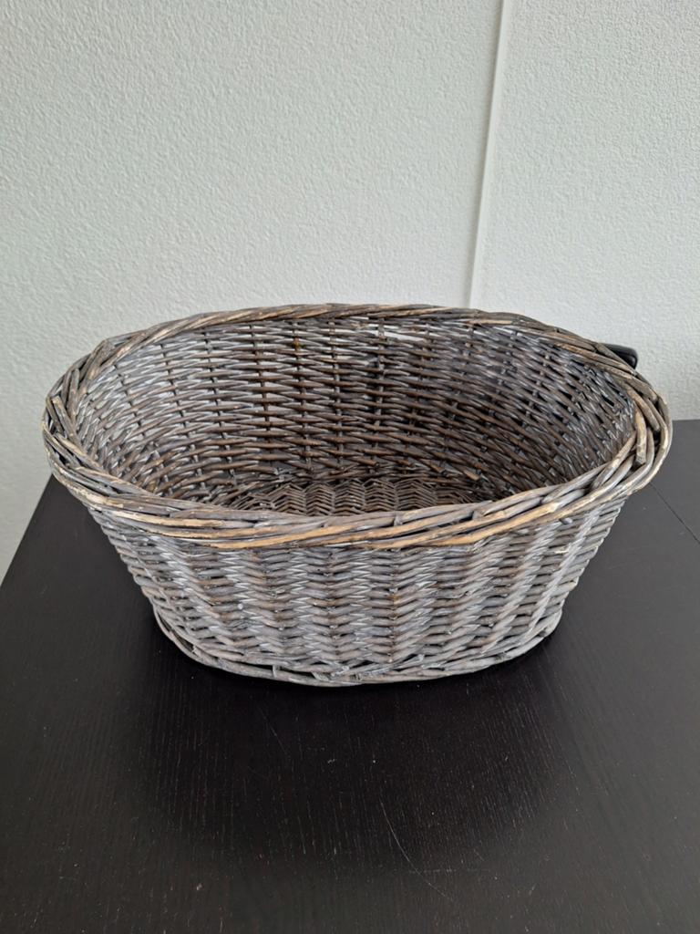 Leuke rieten mand, grijs/ whitewash, Gebruikt, Mand, Ophalen of Verzenden, Riet