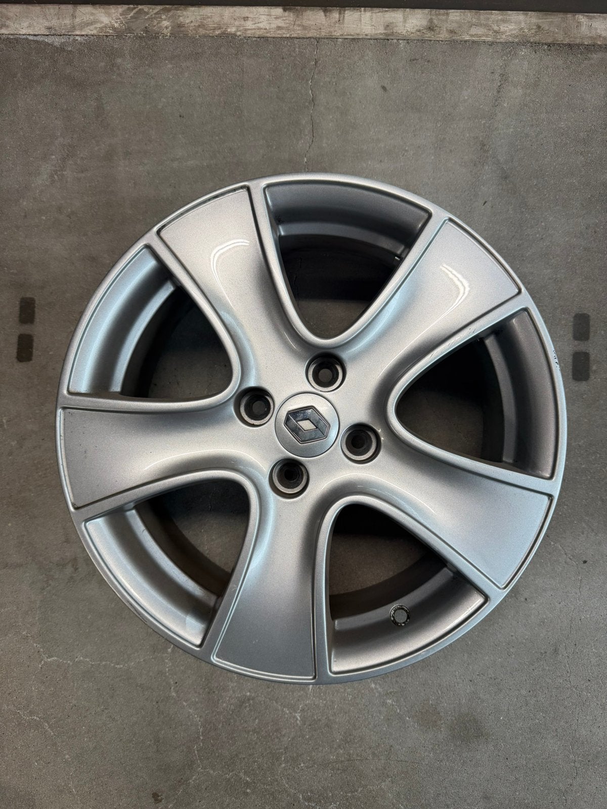 Renault Clio 16” velg lichtmetaal 6.5x16, Ophalen, Zo goed als nieuw