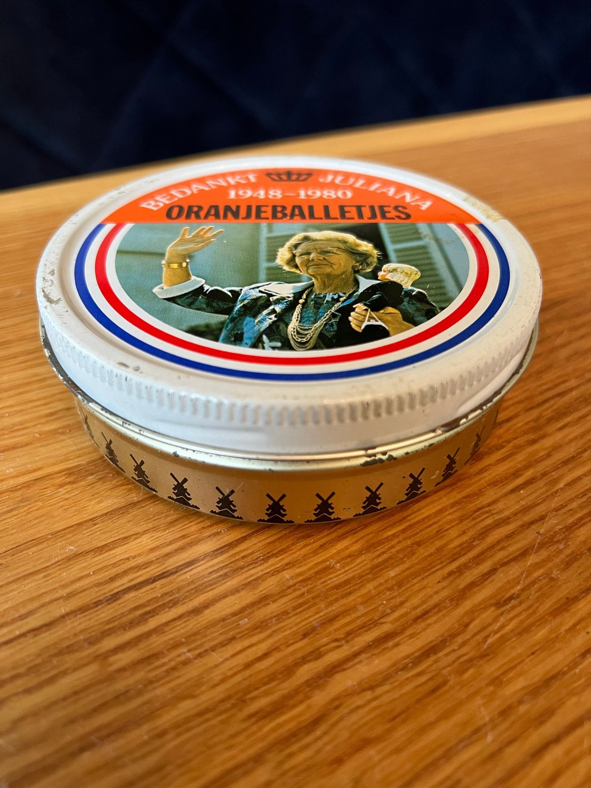 Vintage blikje Juliana Oranjeballetjes 1948-1980, Ophalen of Verzenden, Gebruikt, Verpakking