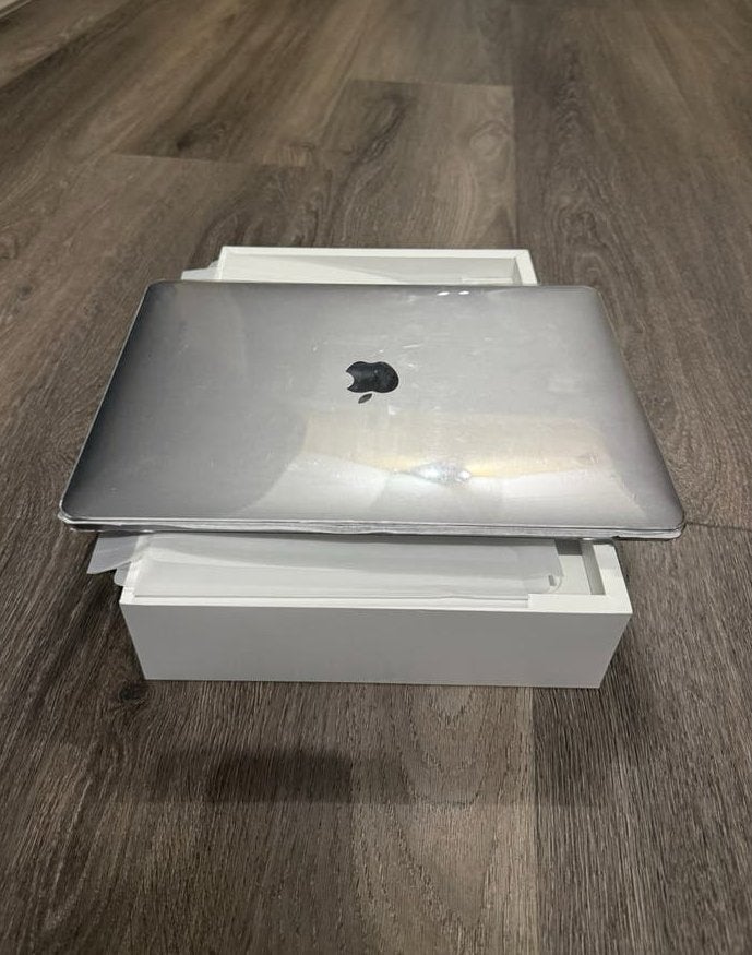 MacBook Pro 13-inch M2 2022 | 16GB RAM | 100% batterij