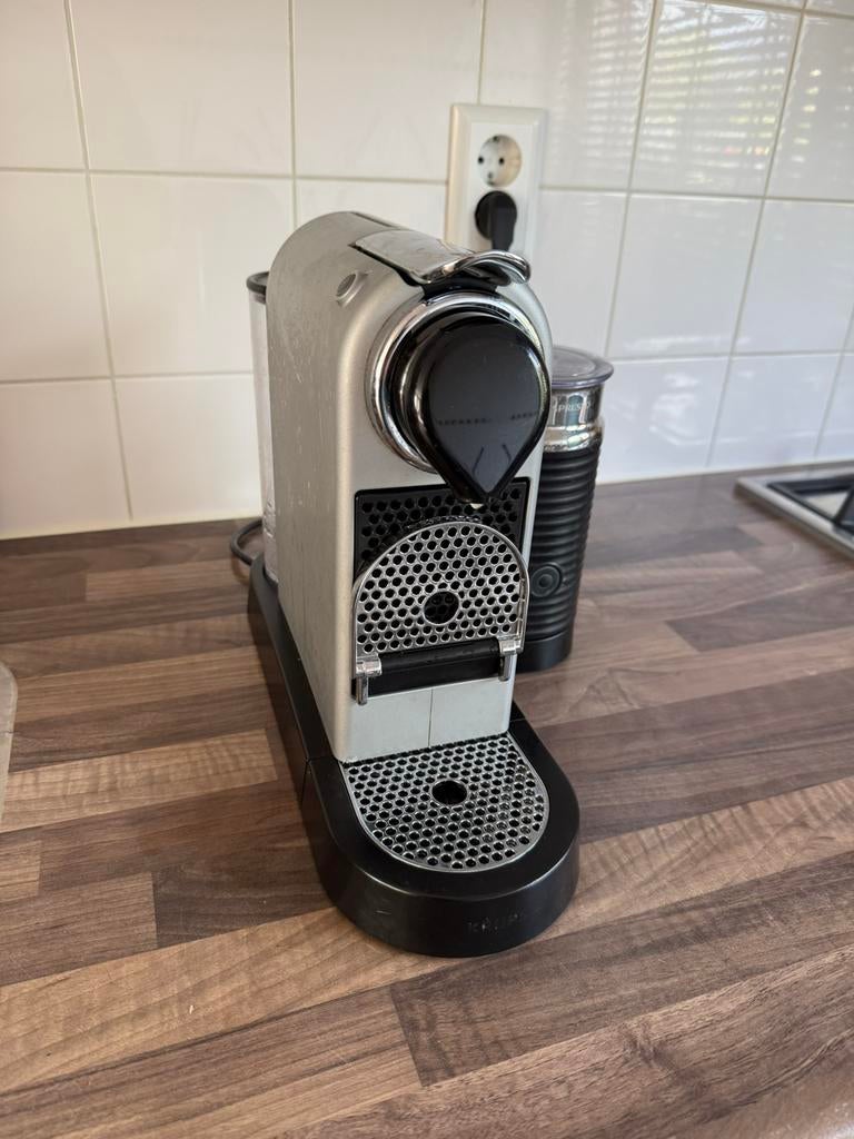 Krups Nespresso U & Milk, Ophalen of Verzenden, Zo goed als nieuw, Espresso apparaat