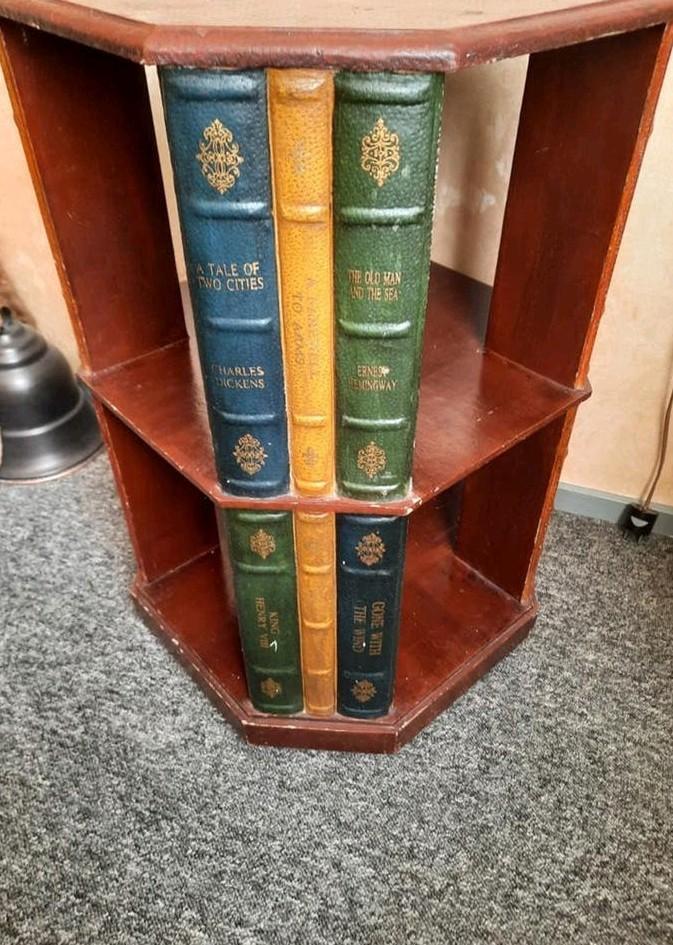 Oud kastje met wieltjes, Ophalen of Verzenden