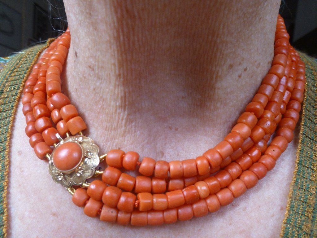 Antiek 4-rij Bloedkoraal Collier met 14 kt Gouden Slot, Sieraden, Tassen en Uiterlijk, Antieke sieraden, Verzenden, Goud, Ketting