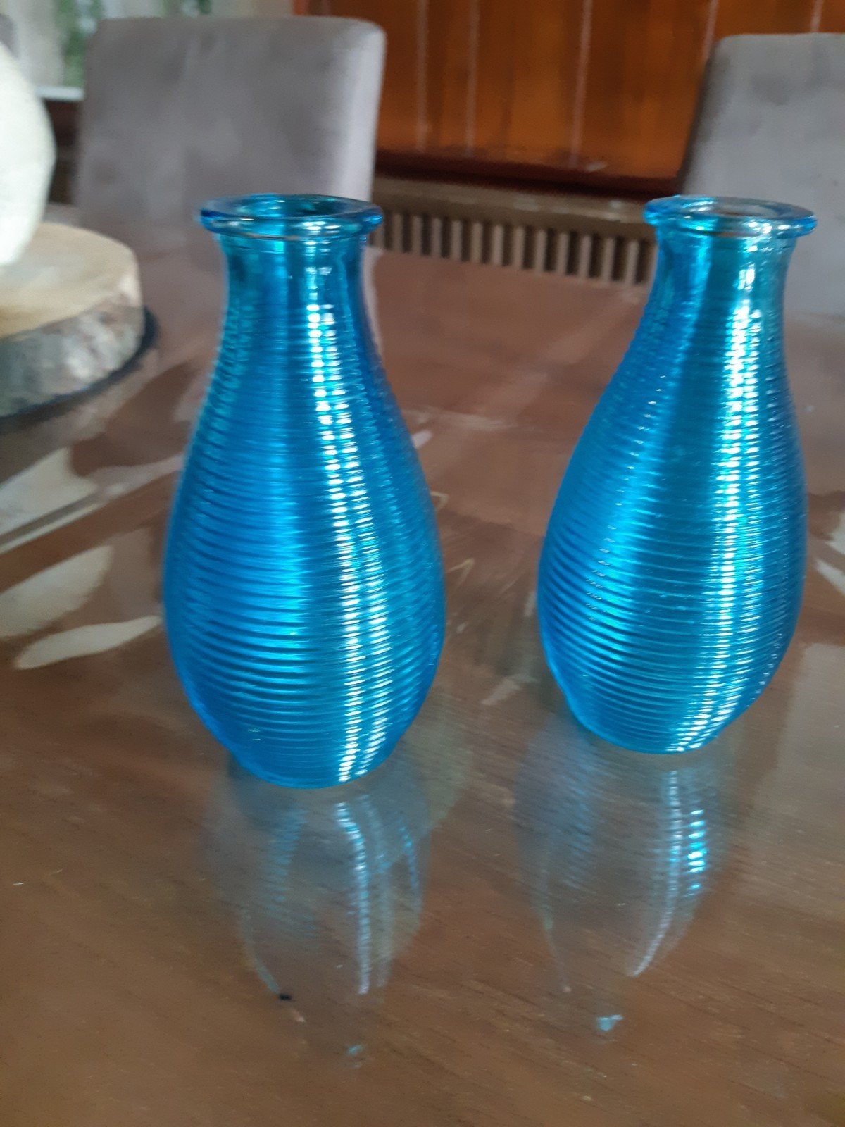 2 kleine aqua/turquoise vaasjes., Huis en Inrichting, Ophalen of Verzenden, Zo goed als nieuw, Blauw, Glas