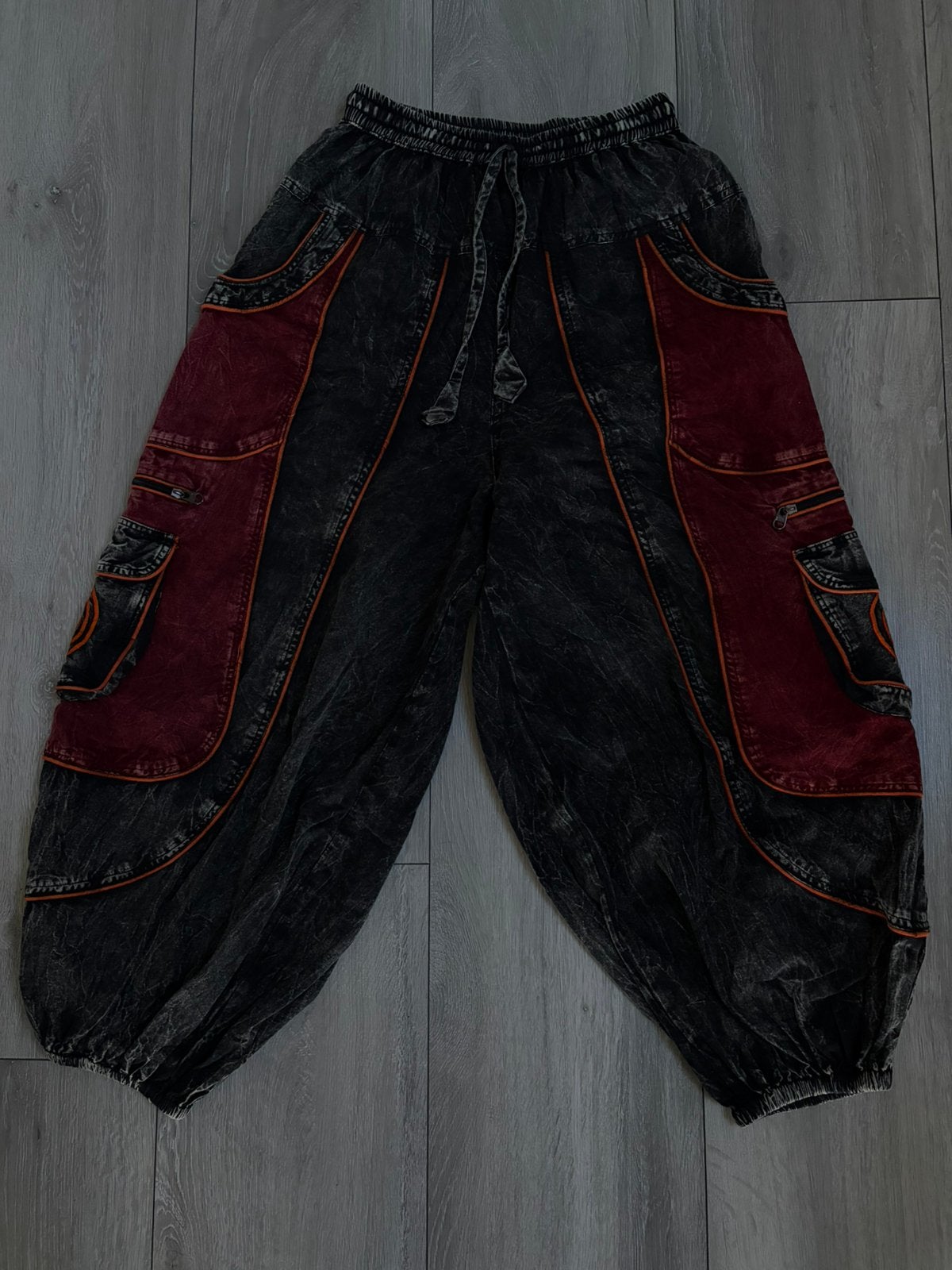 Wijde broek gemaakt in Nepal maat L, Ophalen of Verzenden, Zo goed als nieuw, Maat 38/40 (M), Lang
