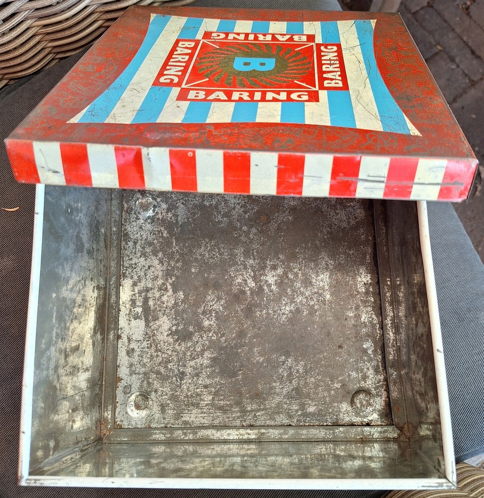 Vintage Baring Biscuits blikken doos - Rood/Blauw gestreept, Verzamelen, Blikken, Ophalen, Gebruikt, Koek(jes), Overige merken