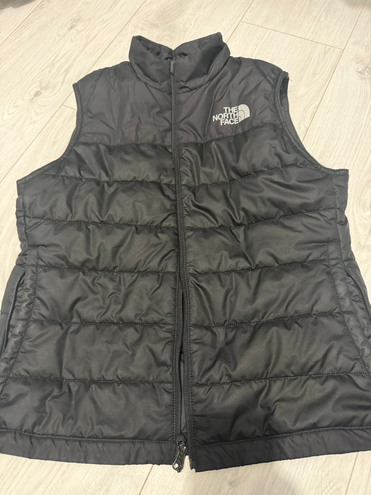 Nieuwe bodywarmer nooit gedragen te laat met terug brengen, Kleding | Dames, Bodywarmers, Ophalen of Verzenden, Nieuw, Zwart