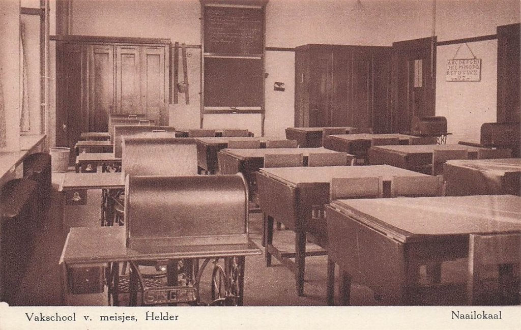 702-500-009 Vakschool V Meisjes Den Helder Naailokaal, Verzenden, Voor 1920, Noord-Holland