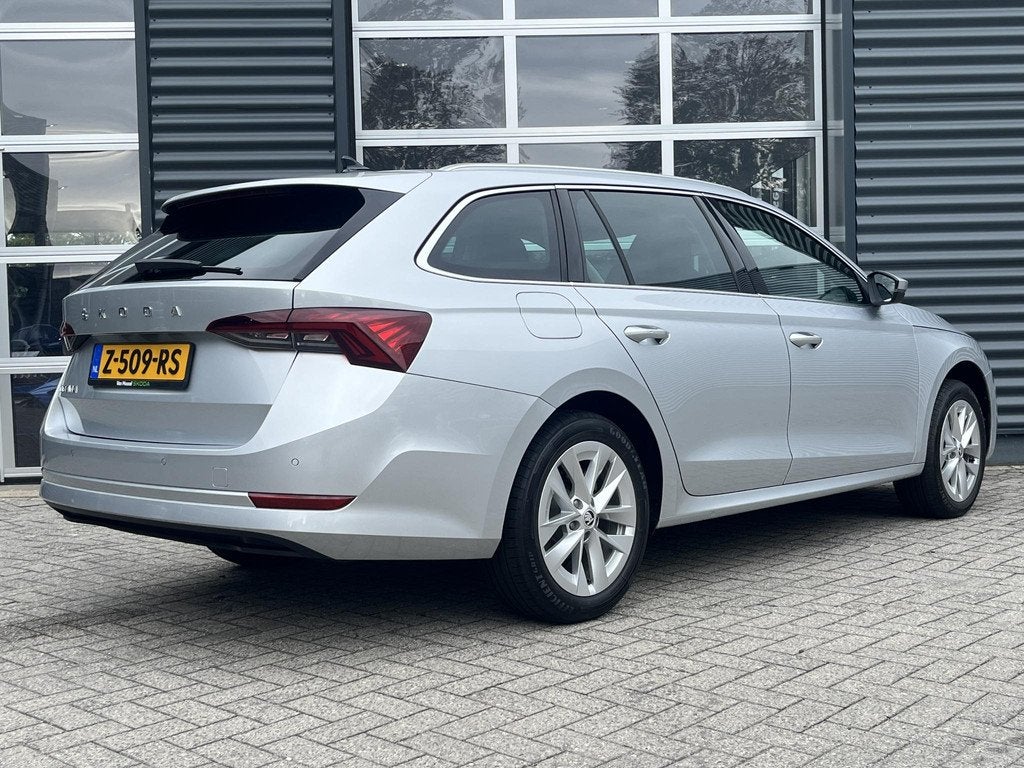 Skoda Octavia Combi 1.0 TSI Business Edition Plus 110 PK | L, 12 maanden, Stof, Gebruikt, Automatische klimaatregeling