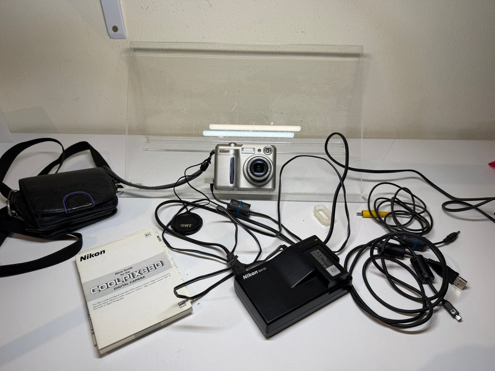Nikon Coolpix 880 Digitale Camera met Accessoires, Ingebouwde flitser, Gebruikt, Ophalen of Verzenden, Compactcamera