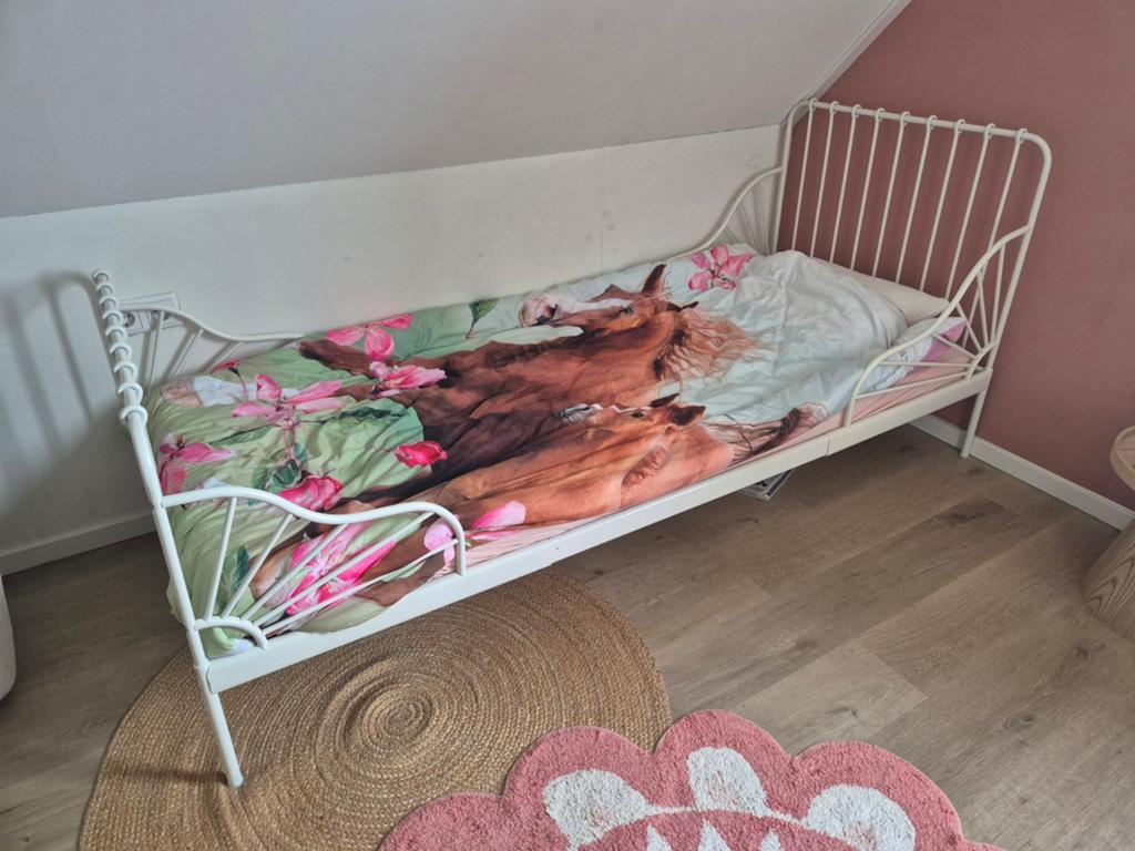 Ikea meegroeibed, Huis en Inrichting, Slaapkamer | Bedden, Gebruikt, Eenpersoons, 80 cm, 200 cm, Metaal, Wit, Verstelbaar, Ophalen