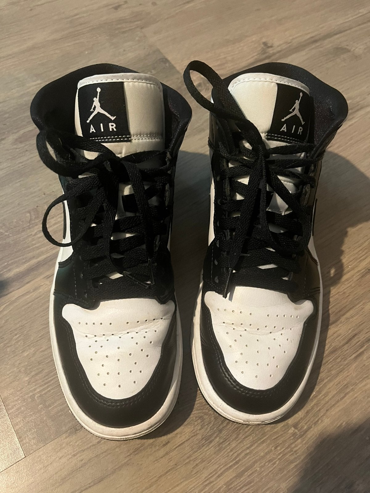 Mooie en 100% originele Air Jordan 1 Mid "Panda" voor dames, Ophalen of Verzenden, Zo goed als nieuw