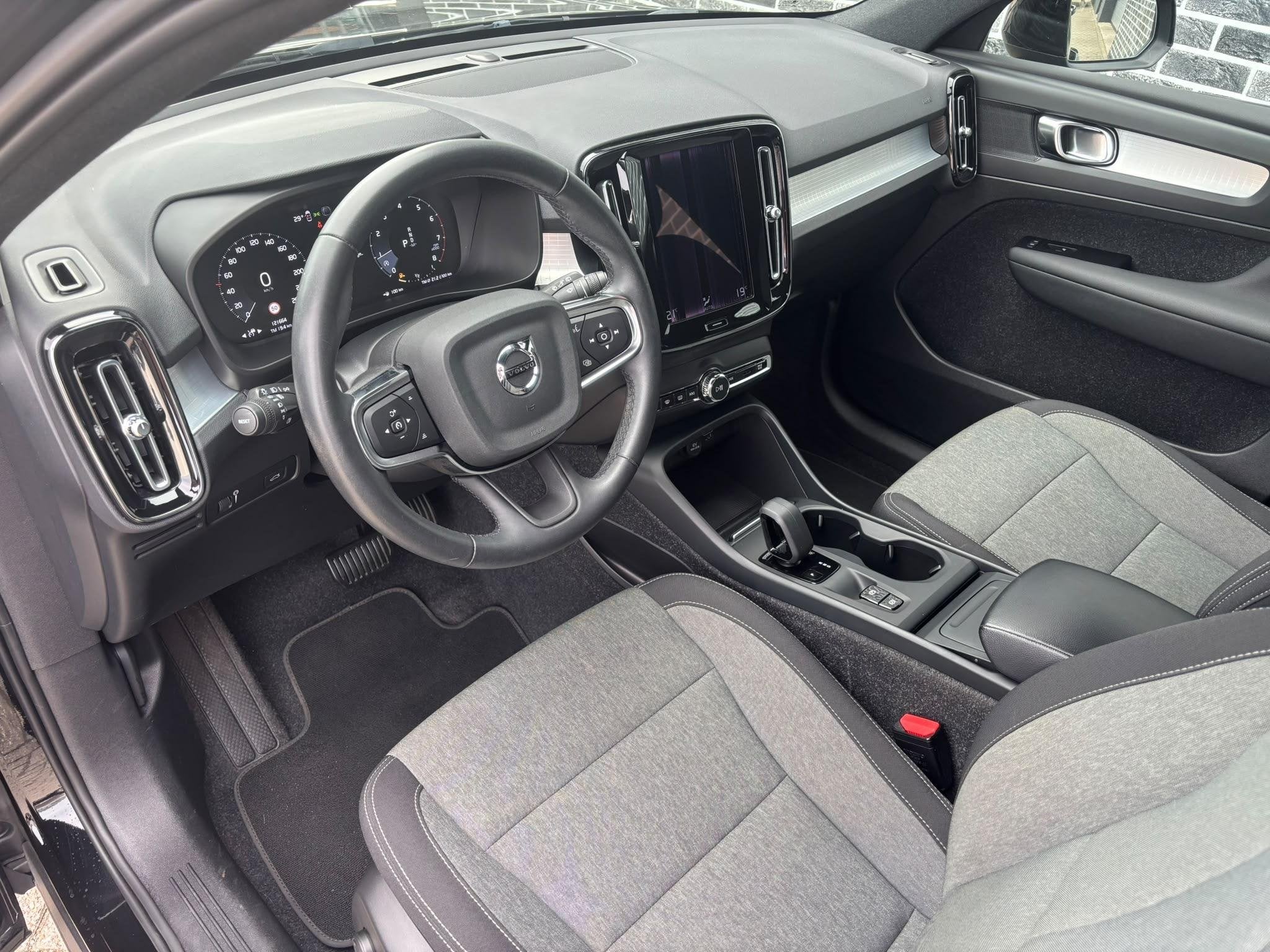Foto 2 van Volvo XC40 1.5 T2 Momentum | Cruise Control | Navigatie | Ap