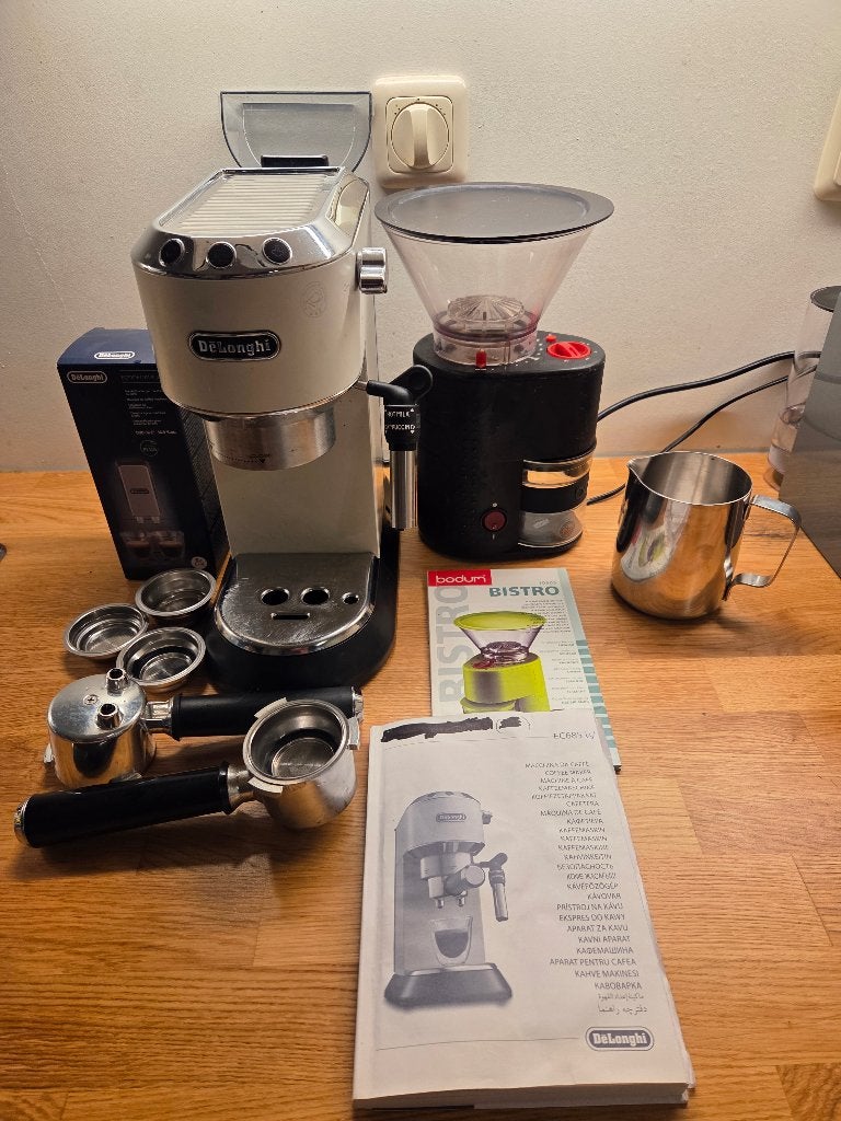 Delonghi Espresso apparaat met Bodum koffiemolen, Gebruikt, Espresso apparaat, Ophalen of Verzenden, Gemalen koffie