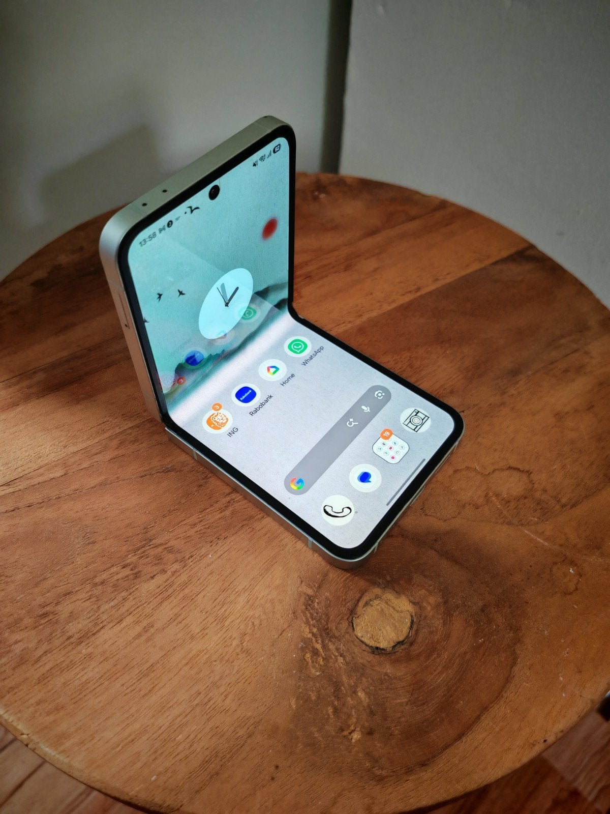 Samsung Galaxy Z Flip 6 - Zo goed als nieuw, Inklapmodel, Ophalen of Verzenden, Zo goed als nieuw, Zonder simlock