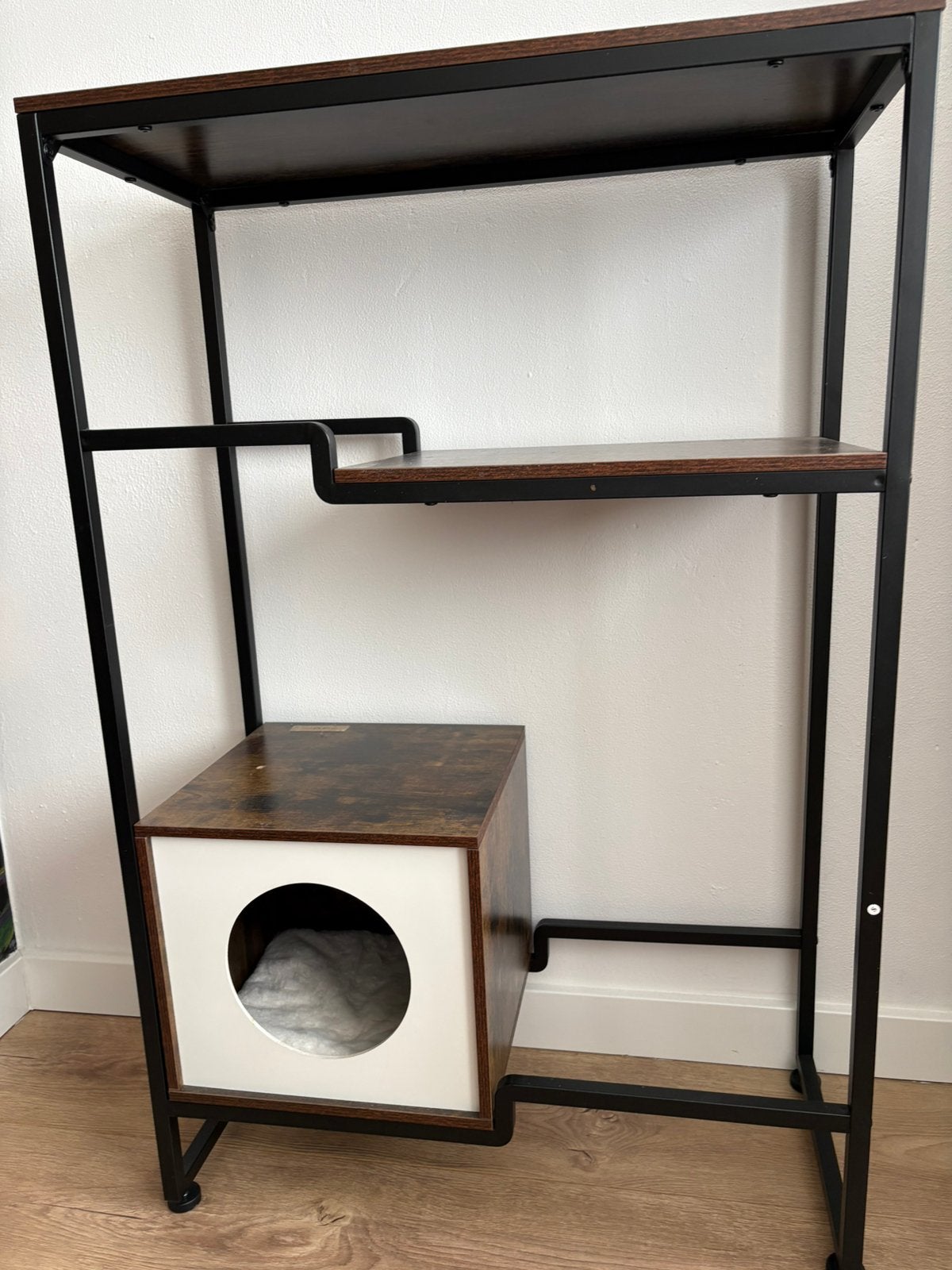 Kattenmeubel van hout en ijzer, Ophalen of Verzenden, Nieuw, Krabpaal