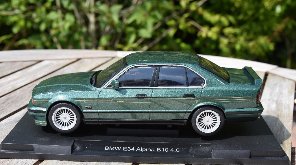SALE! BMW Alpina E34 B10 4.6 ALPINA 1994 - 1/18 INCL. BOEK, Overige merken, Auto, Böttgerstr. 14 65439 Flörsheim GERMANY, Nieuw