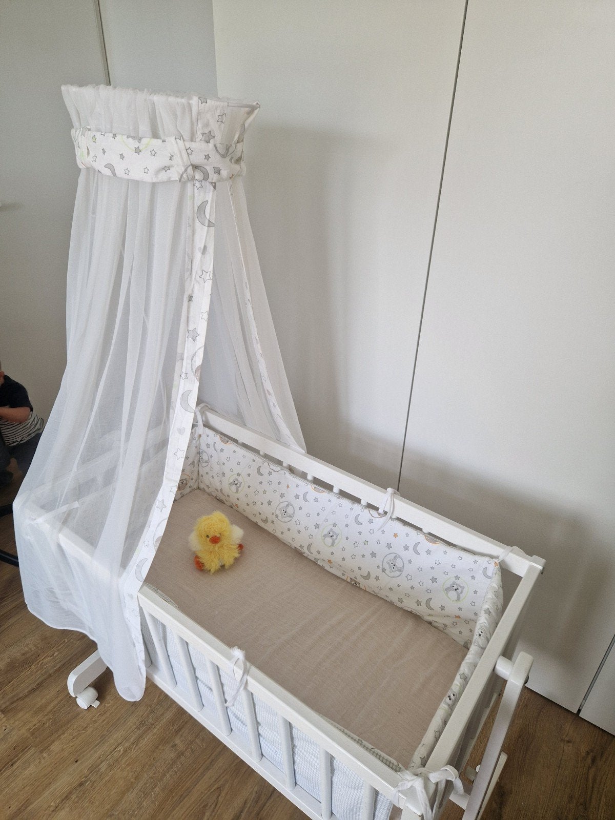 Witte schommelwieg met hemeltje, matras en bekleding, Kinderen en Baby's, Babywiegjes en Ledikanten, Ophalen of Verzenden, Gebruikt