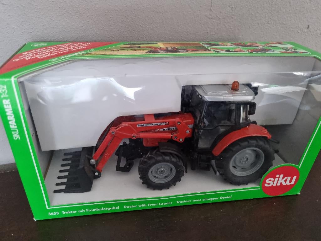 SIKU 3653 Traktor mit Frontladergabel, Hobby en Vrije tijd, Modelauto's | 1:32, Ophalen of Verzenden, Zo goed als nieuw, Tractor of Landbouw