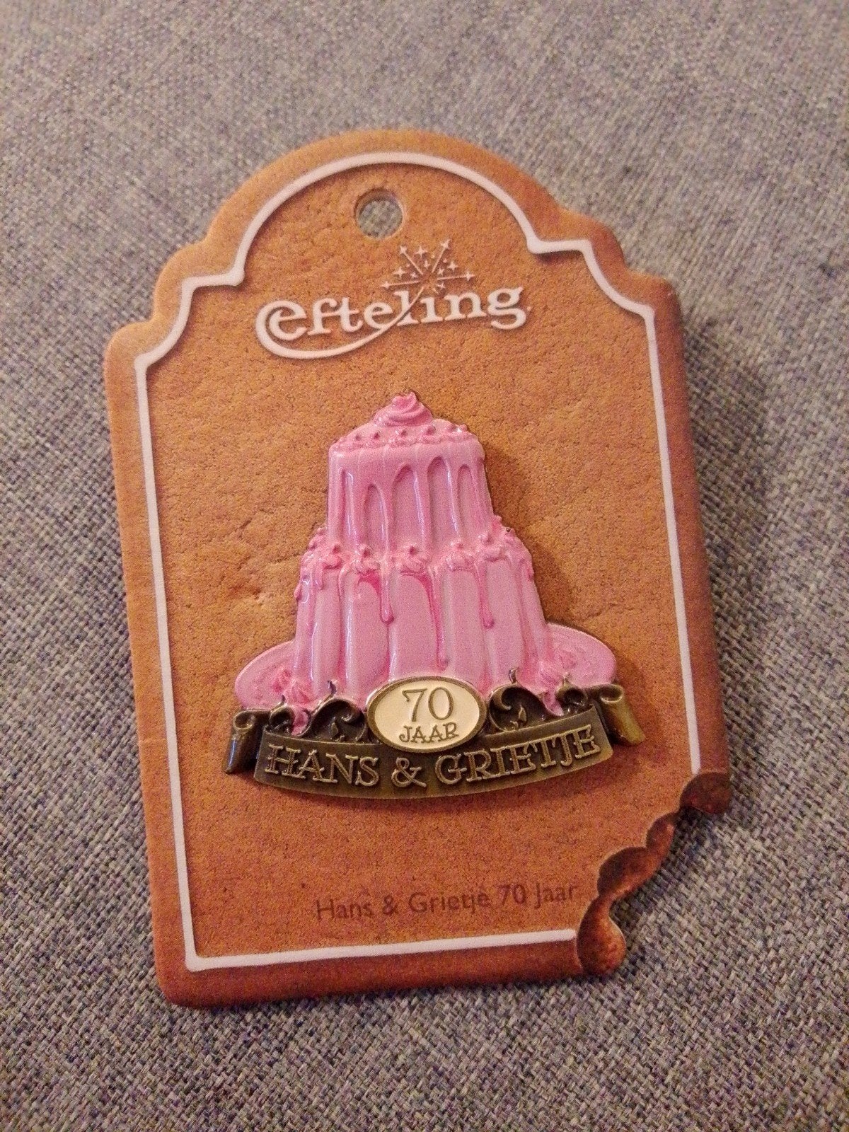 Hans en Grietje 70 jaar pin, Verzamelen, Ophalen of Verzenden, Nieuw, Button of Speldje