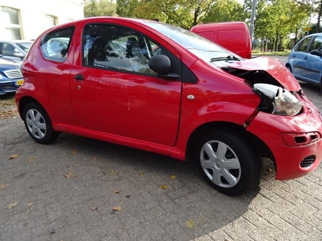 Toyota Aygo Bj 2010 1.0 50kw 71000 km voor demontage., Gebruikt, -, -, Ophalen of Verzenden