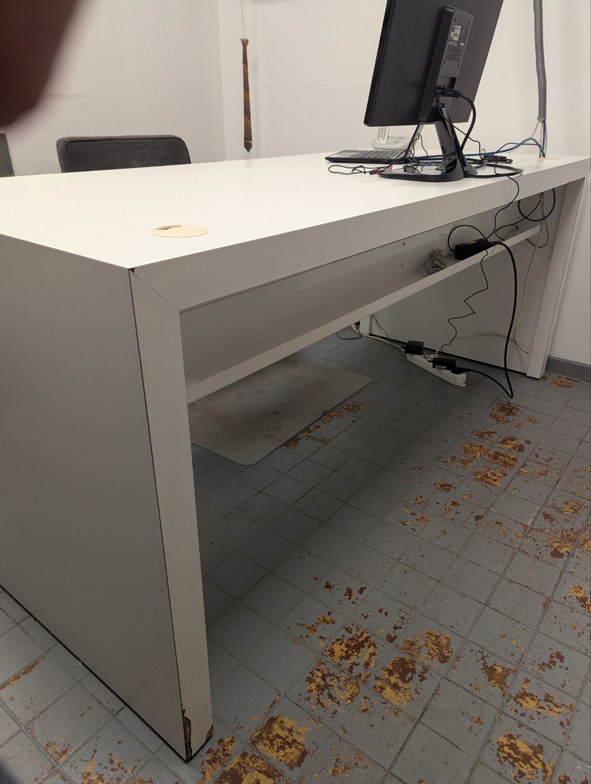 Groot wit buro met ladekastje op wieltjes, Ophalen, Gebruikt