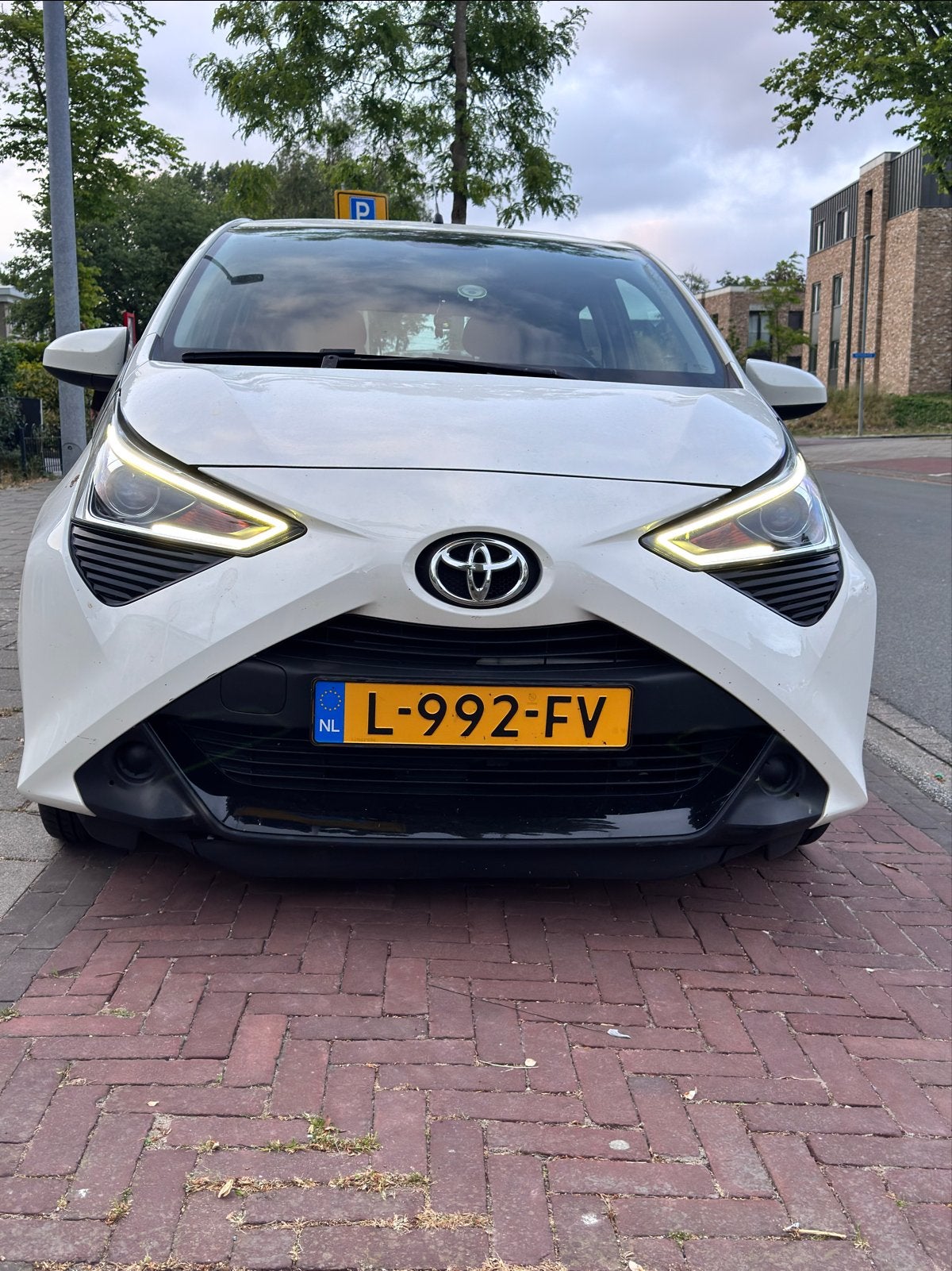 Toyota Aygo 1.0 Vvt-i 72pk 5D 2021, Auto's, Voorwielaandrijving, 4 stoelen, Wit, Origineel Nederlands