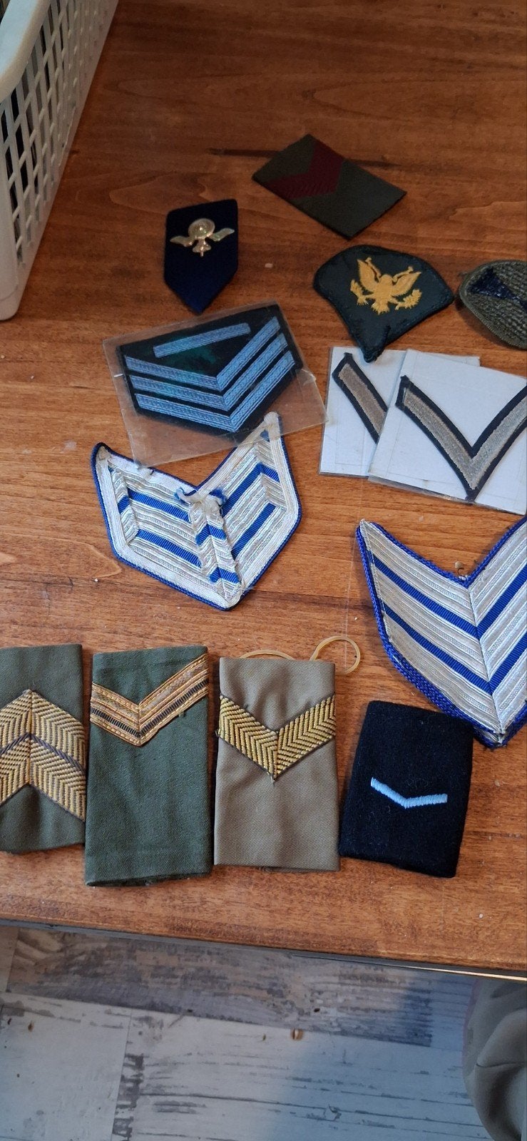 Diverse militaire emblemen en insignes, Verzamelen, Militaria | Algemeen, Overige soorten, Embleem of Badge, Overige gebieden
