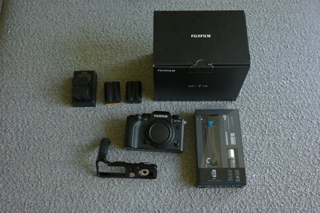 Fujifilm Fuji X-T4 Body incl 4 accu's, grip - 4182 shutter, Ophalen, Zo goed als nieuw, Fujifilm, Systeemcamera