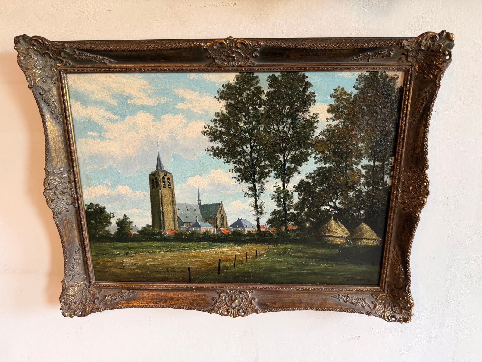 Olieverfschilderij Kerkdorp met bomen en hooibergen, Ophalen, Doek, Realistisch, Gesigneerd