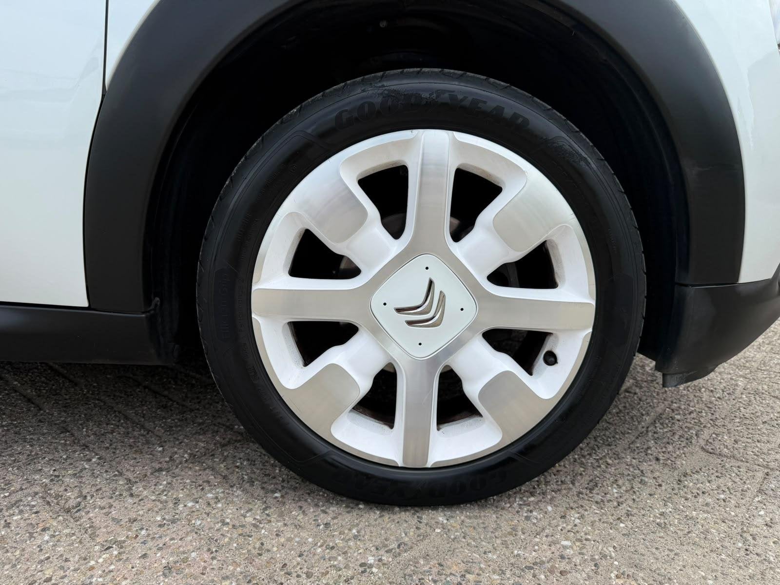 Citroen C4 Cactus 1.2 PureTech | NL Auto | Navi | Airco | Le, Voorwielaandrijving, Stof, 1199 cc, 82 pk