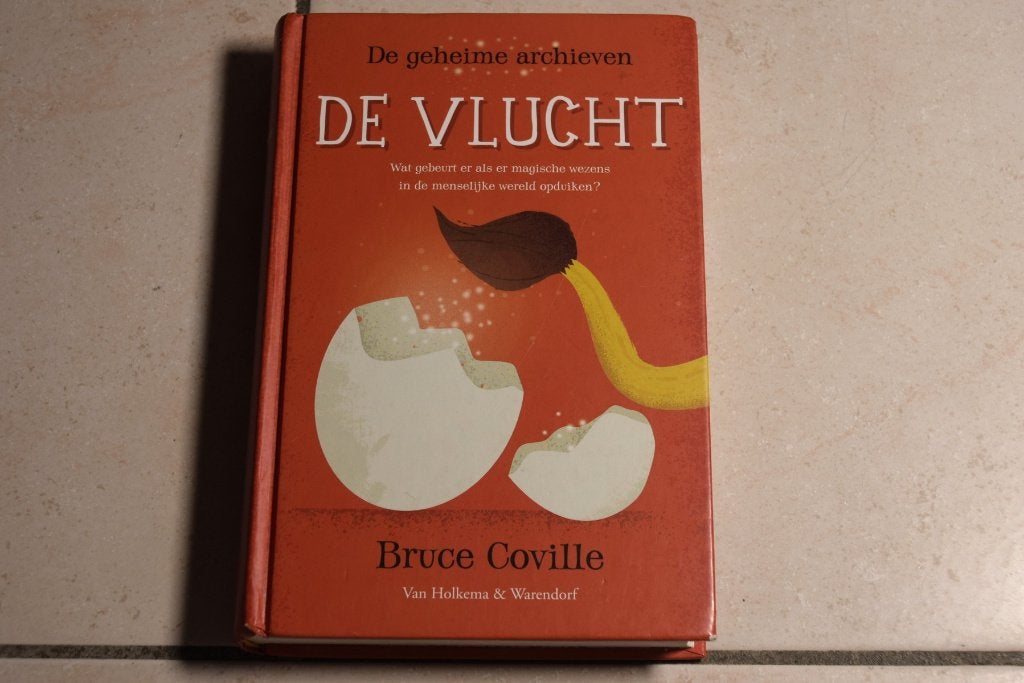 De geheime archieven De Vlucht / Bruce Coville    , Ophalen of Verzenden, Zo goed als nieuw, Fictie