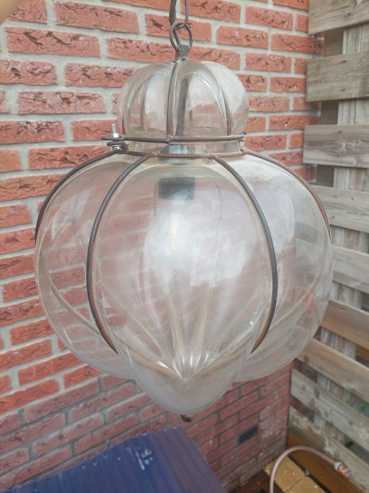 Vintage glazen hanglamp met metalen frame, Antiek en Kunst, Ophalen