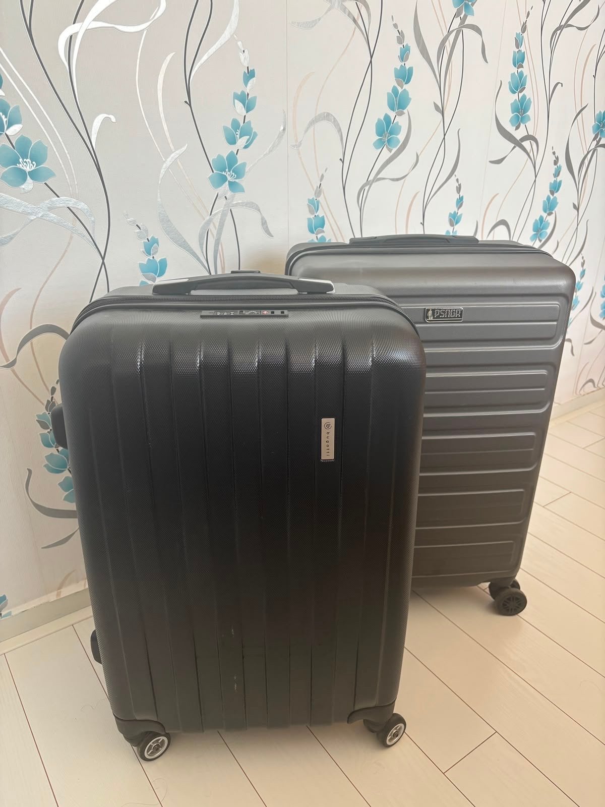 Set van 2 harde koffers met wieltjes en slot, 60 tot 70 cm, Gebruikt, Hard kunststof, Slot