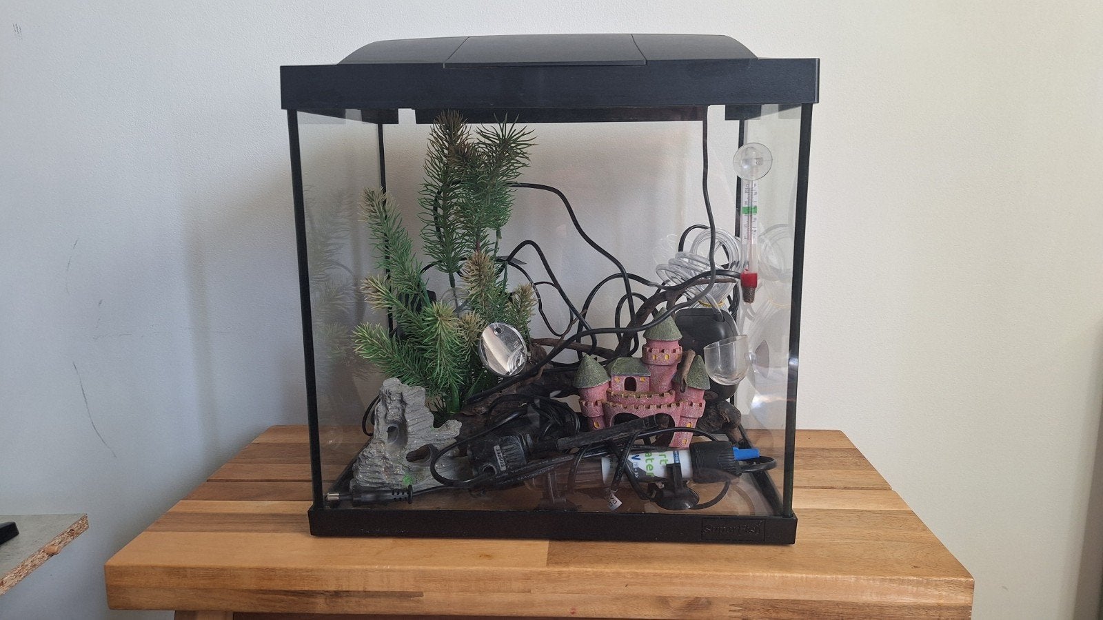 30 L. Aquarium Incl. Toebehoren, Ophalen, Superfish, Inclusief deksel, Gevuld zoetwateraquarium