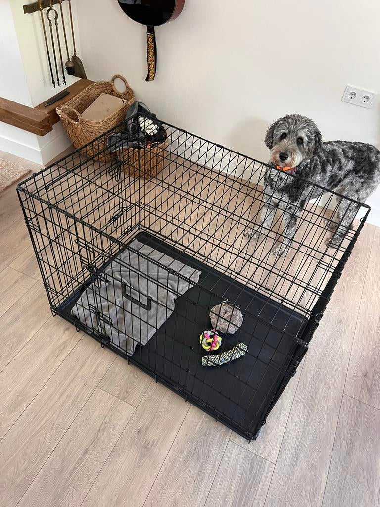 Grote bench hond zwart inklapbaar 105x76cm, Ophalen, Zo goed als nieuw, 75 tot 110 cm, 65 tot 100 cm