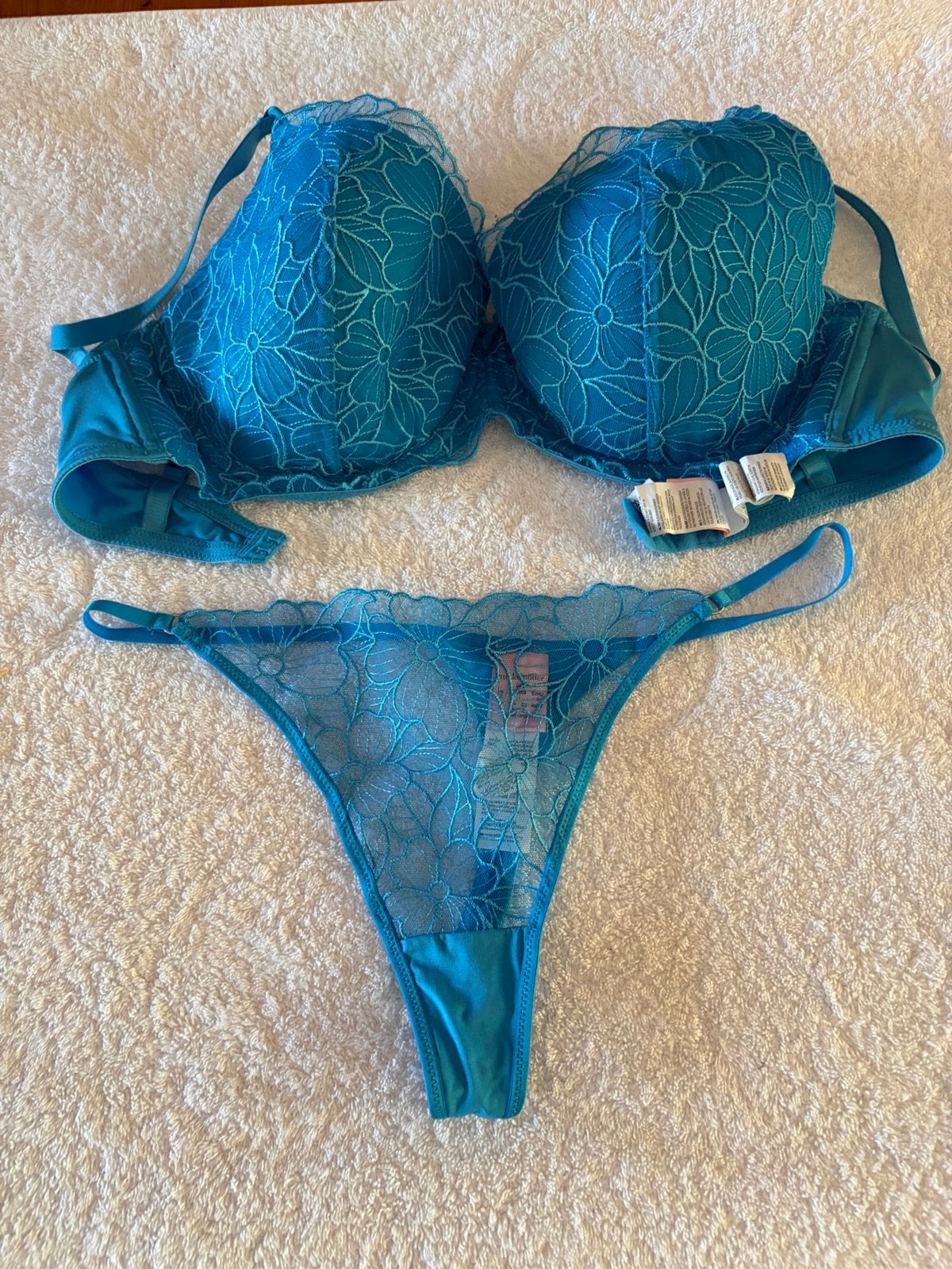 Bh 85 E en string L blauw hunkemoller, Kleding | Dames, Ondergoed en Lingerie, Ophalen, Blauw, Setje