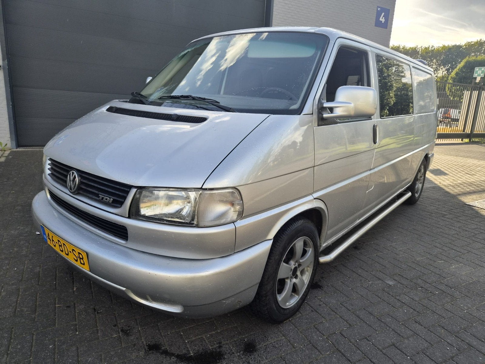 Vw transporter 2.5TDI 102PK Lang Dubb cab, Airco!!, Voorwielaandrijving, Zwart, Volkswagen, Leder en Stof