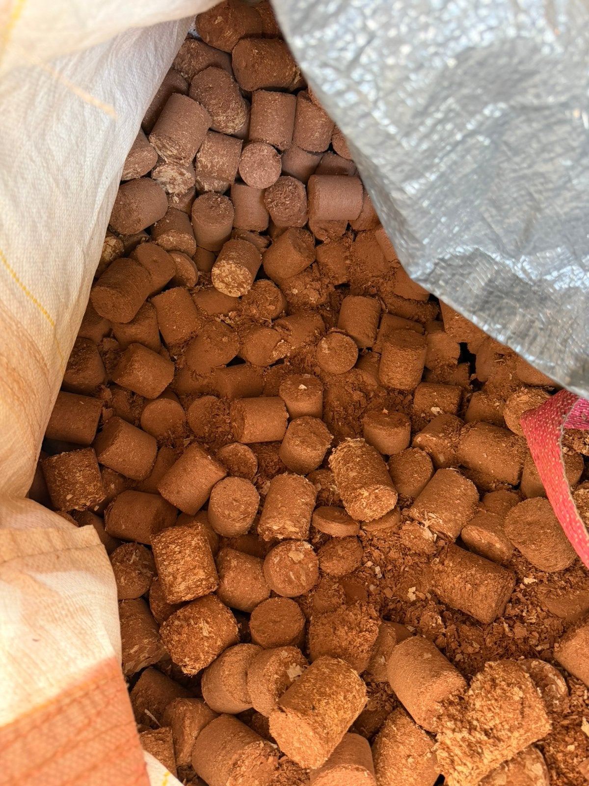 Gratis af te halen – geperst hout, Tuin en Terras, Haardhout, 6 m³ of meer, Ophalen, Overige houtsoorten