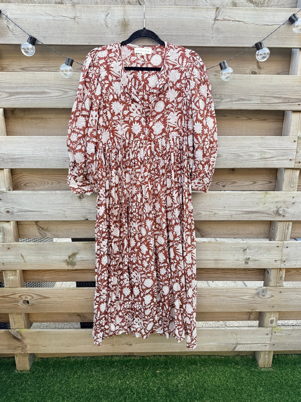 Daughters of India | Kyra Midi Dress Wine | Maat L, Kleding | Dames, Maat 38/40 (M), Overige kleuren, Ophalen of Verzenden, Zo goed als nieuw