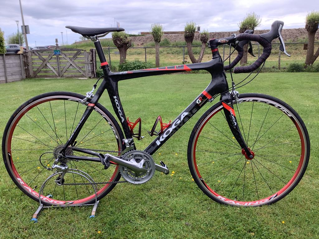 Koga gr 59 cm triple - Carbon in nieuwstaat, 28 inch, Carbon, Ophalen of Verzenden, Zo goed als nieuw