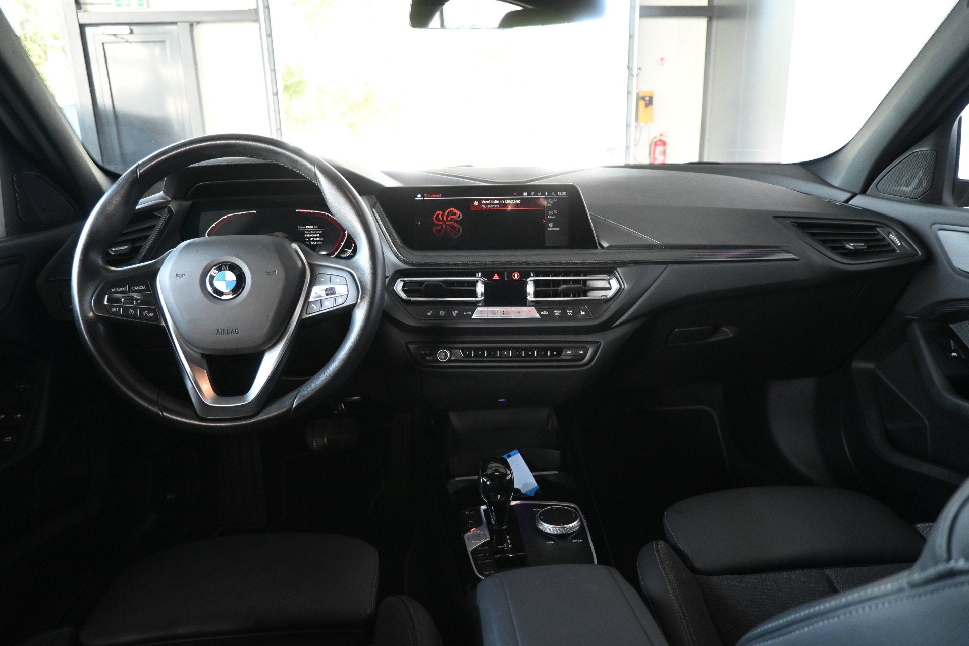 BMW 1-serie 118i High Executive Automaat Clima Virtual Cockp, Automatische klimaatregeling, 136 pk, Gebruikt, Met garantie (alle)