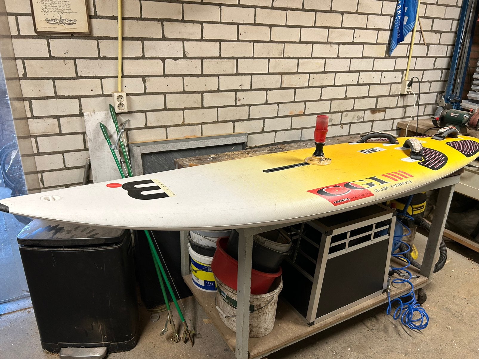 Leuk mistral ecstacy board 84 liter 256cm, Watersport en Boten, Windsurfen, Ophalen, Gebruikt, Plank, Met mastvoet