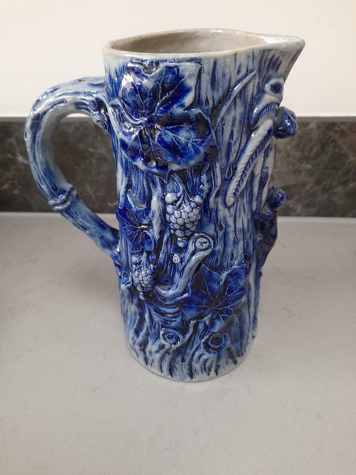 Antieke  Apenkan/ Vaas- blauw-witte kan met natuurmotieven, Antiek en Kunst, Antiek | Keramiek en Aardewerk, Ophalen of Verzenden