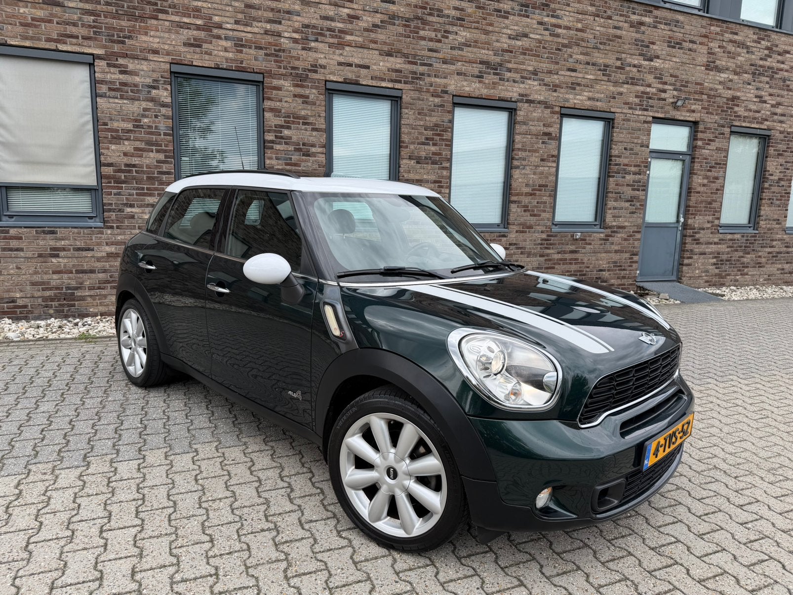 Mini Countryman 1.6 Cooper S ALL4 Airco Cruise PDC Navi Pano, Auto's, Automatische klimaatregeling, Zwart, Leder en Stof, Bedrijf