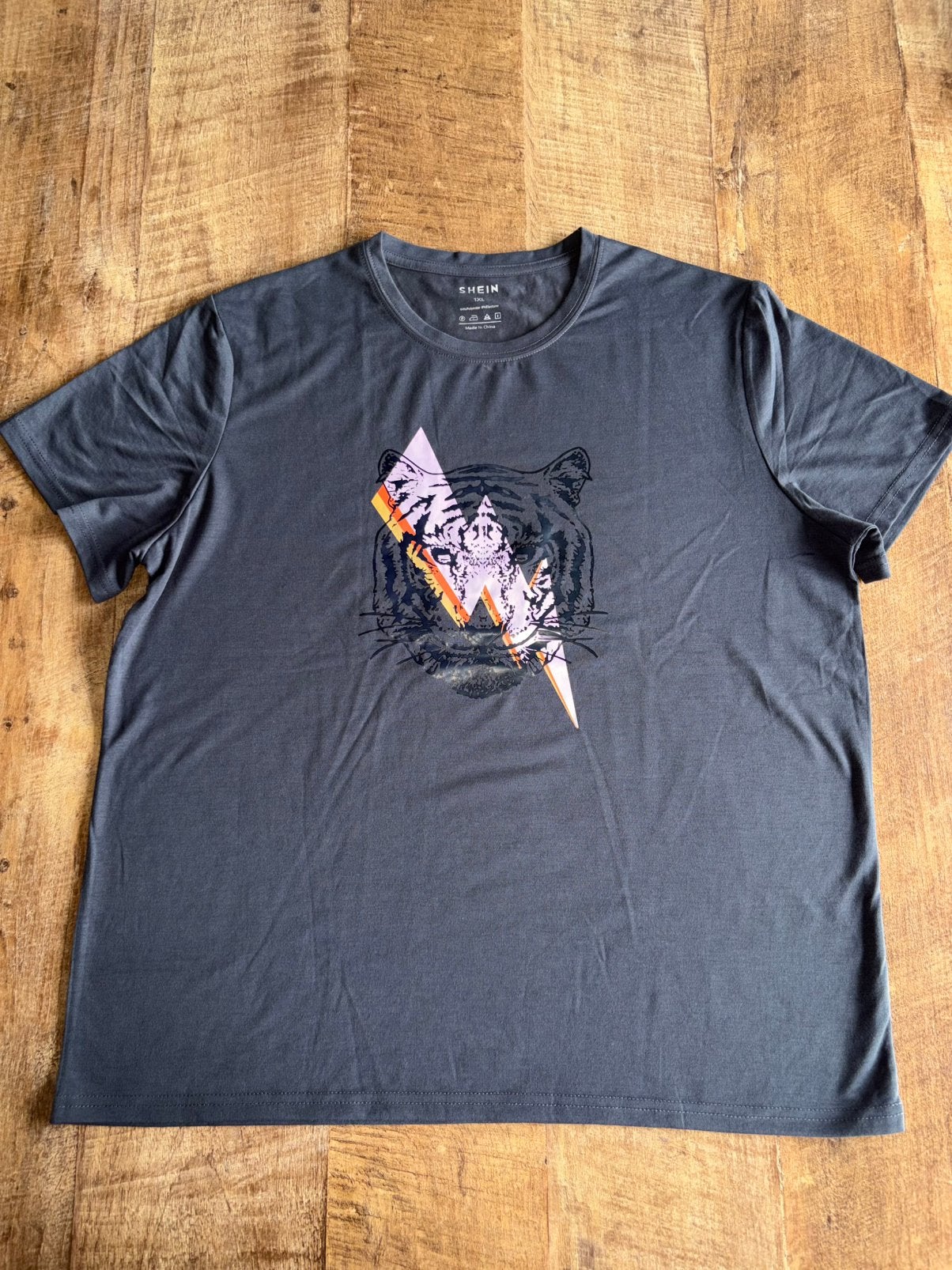 Donkergrijs t-shirt met opdruk maat XL, Kleding | Dames, Maat 46/48 (XL) of groter, Ophalen of Verzenden, Zo goed als nieuw, Korte mouw