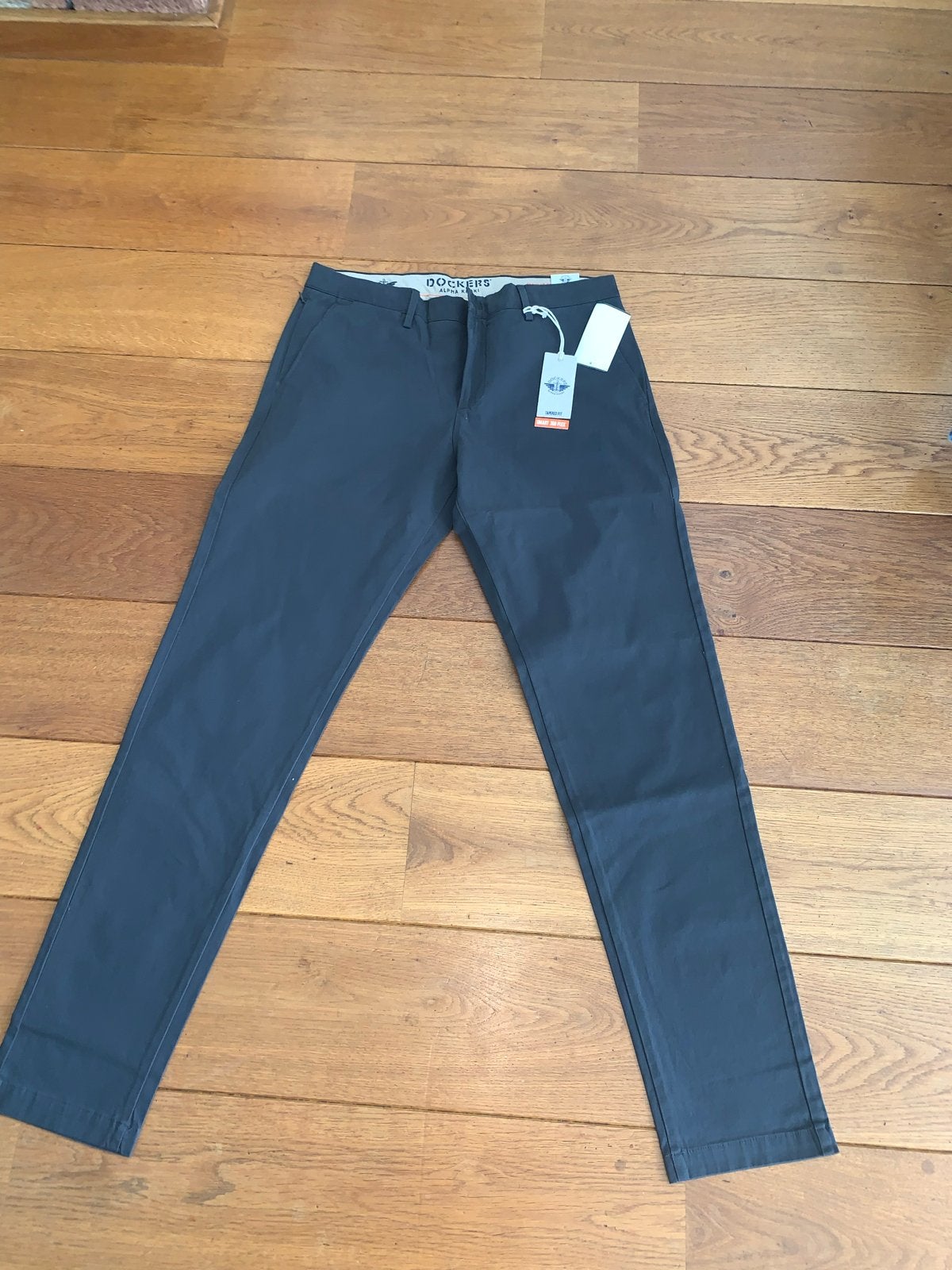 Nieuwe Dockers Alpha Khaki Tapered Fit Broek, Ophalen of Verzenden, Nieuw, Overige maten, Zwart