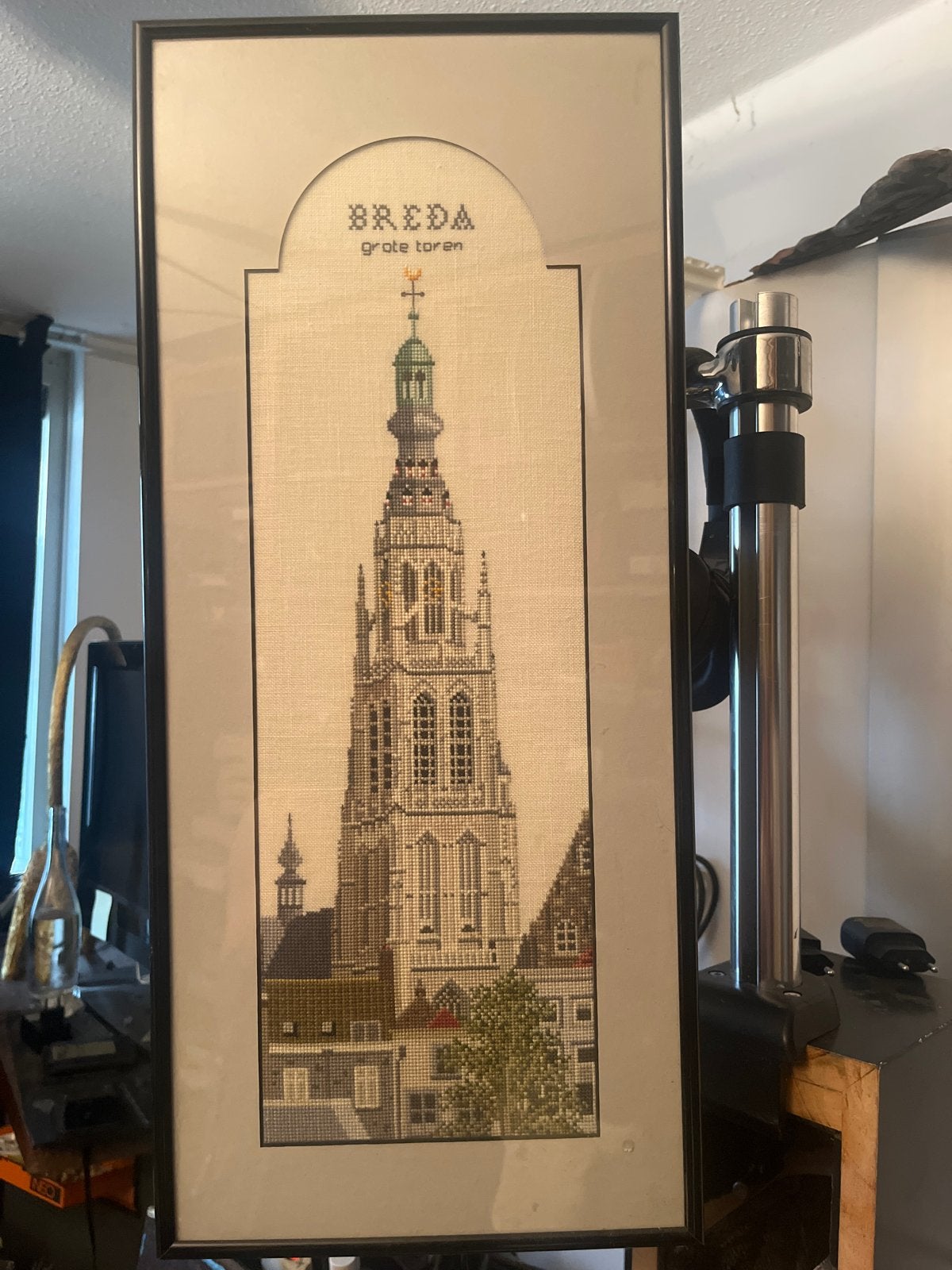 Geborduurd kunstwerk 'Breda Grote Toren' in lijst, Huis en Inrichting, 50 – 75, Minder dan 50 cm, Gebruikt, Verzenden